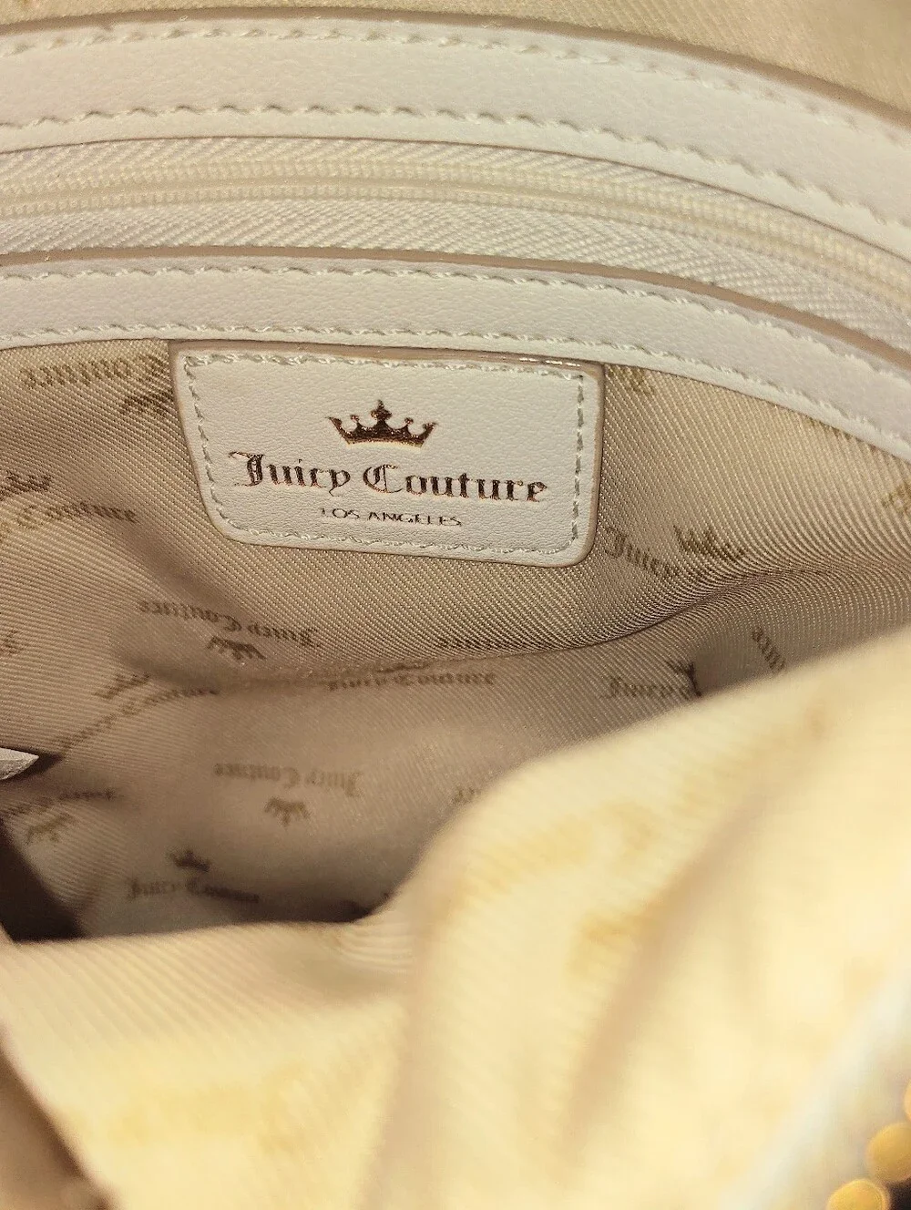 NWT VINTAGE JUICY COUTURE WHITE LEATHER CROSSBODY BAG W/ EMBOSSED BLACK STRAP